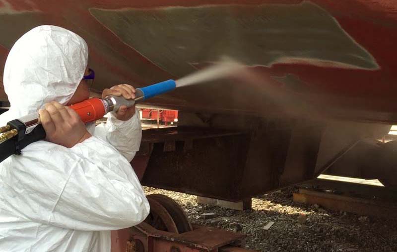 Phun cát tẩy sơn