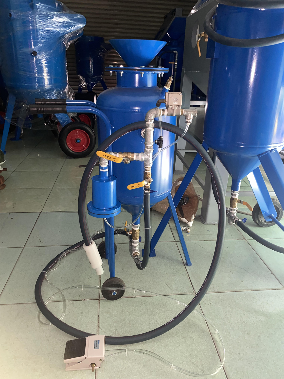 Máy phun cát khắc bia mộ 30 lít